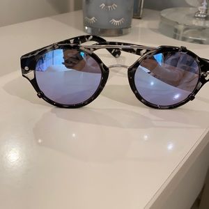 QUAY round blue tinted glasses